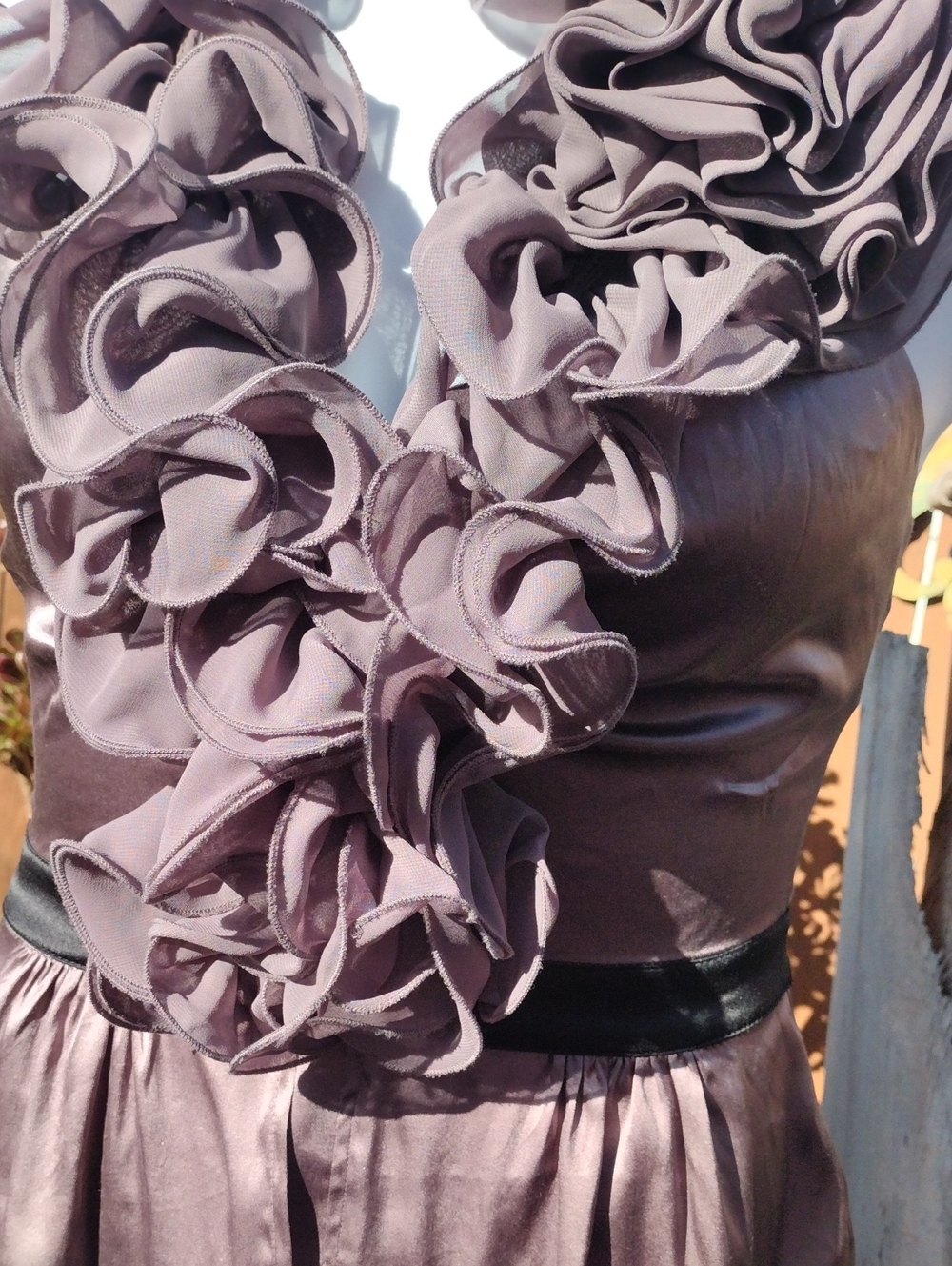 💜 Y2K bebe Dusty Mauve/ Taupe Satin Dramatic Ruffled Fairycore Halter Top - Picture 4 of 15